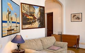 Kyiv Gallery Apartment
